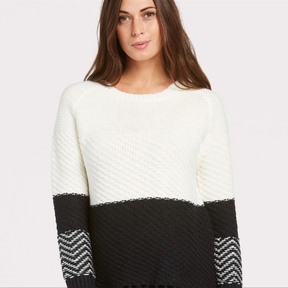 John + Jenn Sweaters - John + Jenn Small Chunky Knit Sweater Black and White Fringe